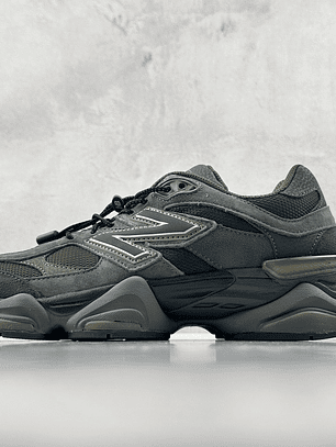 9060 Blacktop Dark Moss