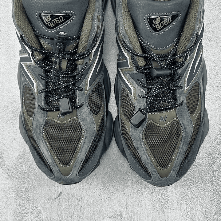 9060 Blacktop Dark Moss 3