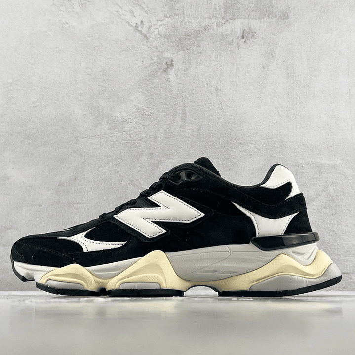 9060 Black White Classic 2