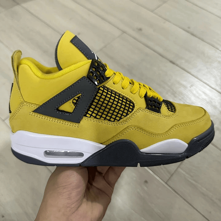 AJ4 Retro Lightning 1