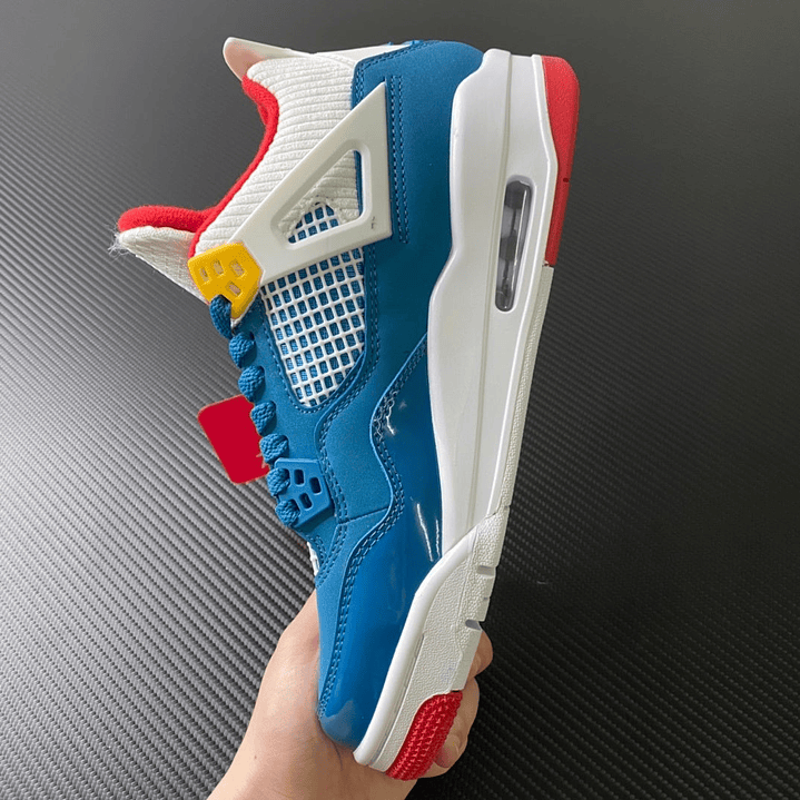 AJ4 Retro Messy Room 2