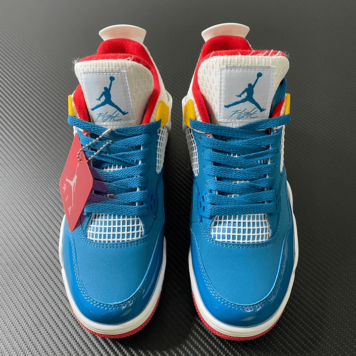 AJ4 Retro Messy Room 6