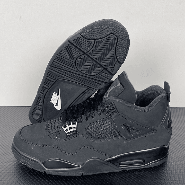 AJ4 Black Cats 2