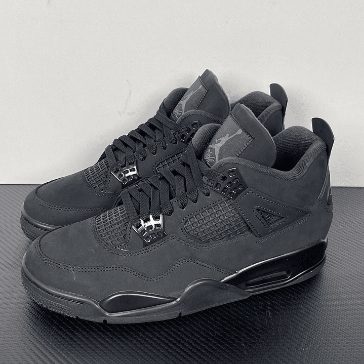 AJ4 Black Cats 6