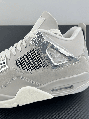 AJ4 Retro Frozen Moments