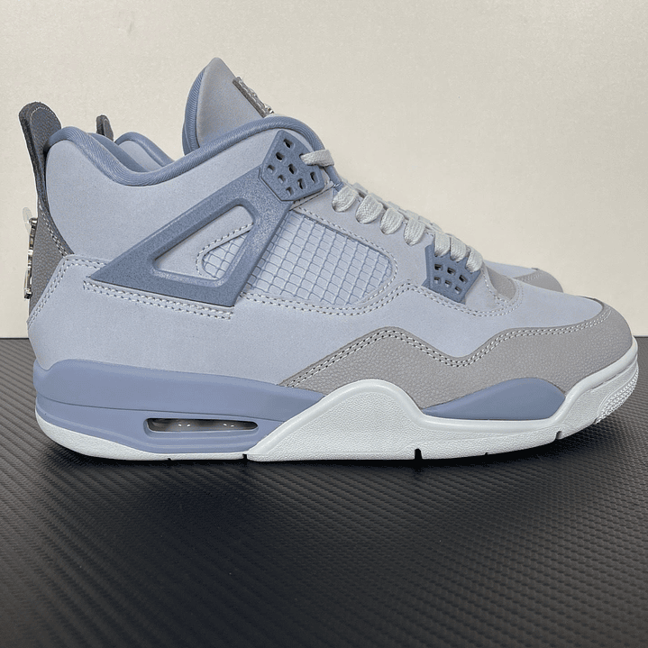 AJ4 Retro UNC Tar Heels PE 1