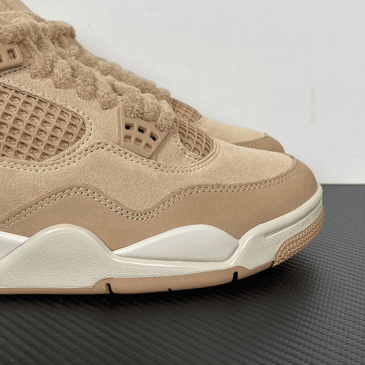 AJ4 Retro Cozy Girl 3