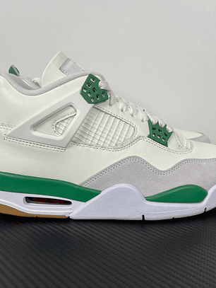 AJ4 Pine Green