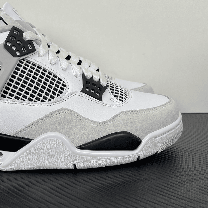 AJ4 Military Black 2