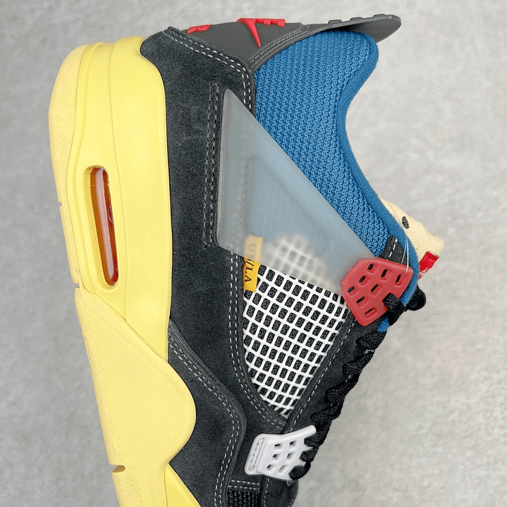 AJ4 Retro Union Off Noir 4