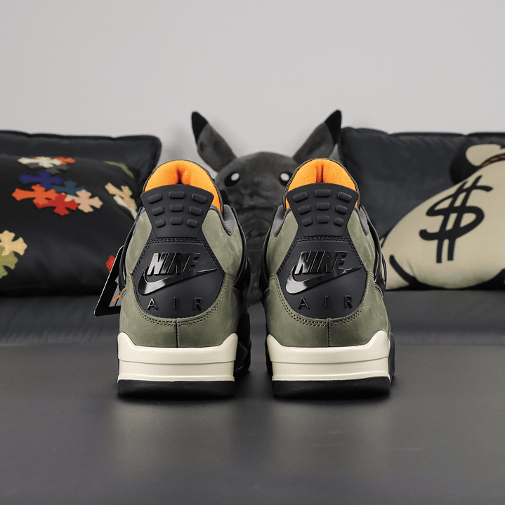 AJ4 Retro OG SP Undefeated 4