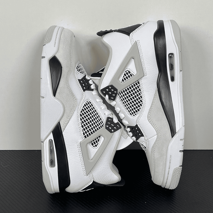 AJ4 Military Black 3