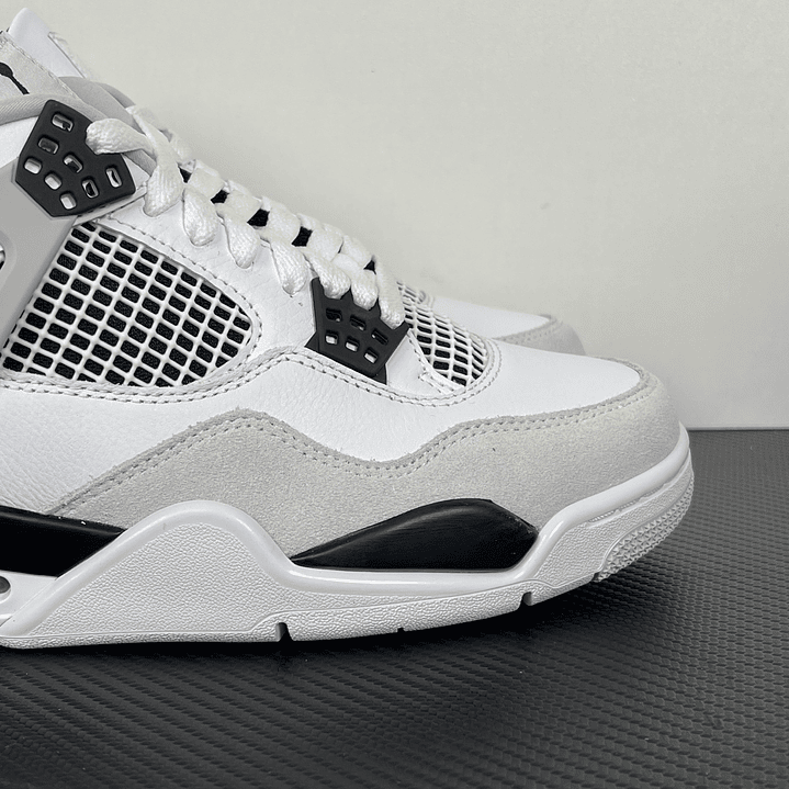 AJ4 Military Black 4