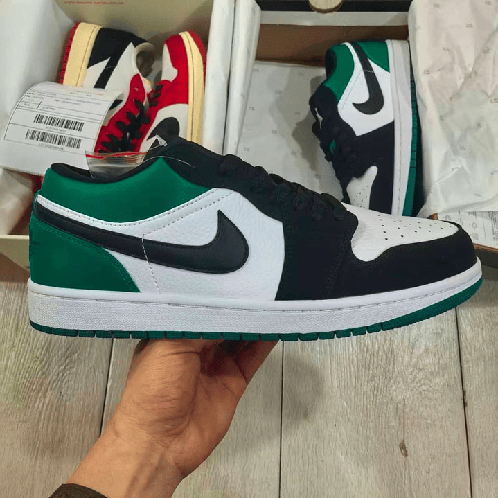 Air Jordan 1 Low   1