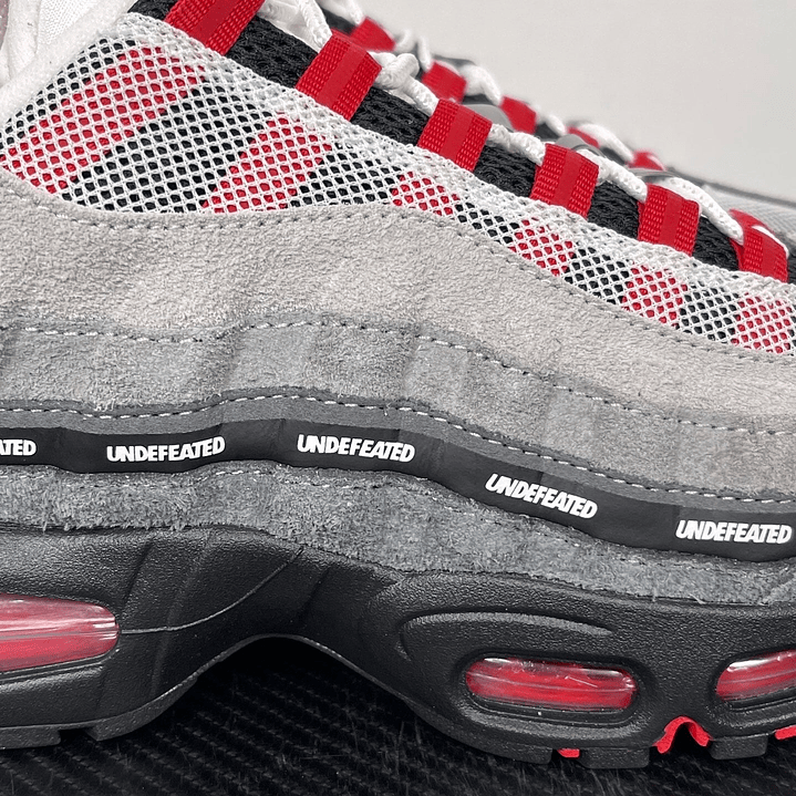 95 Undefeated Black Red 8