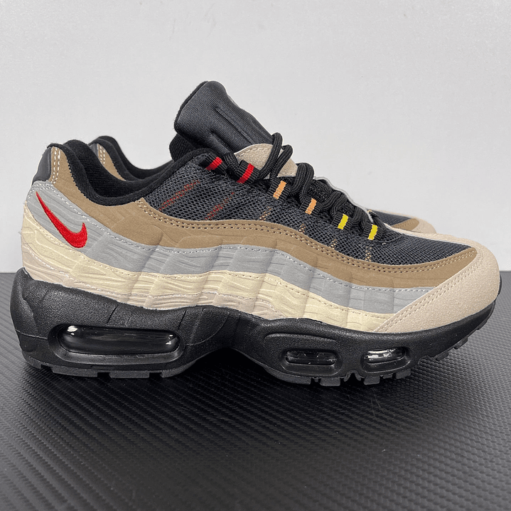 95 Off Noir Limestone 1