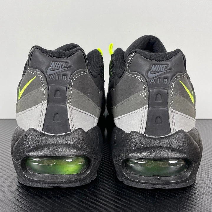 95 Black Neon 5