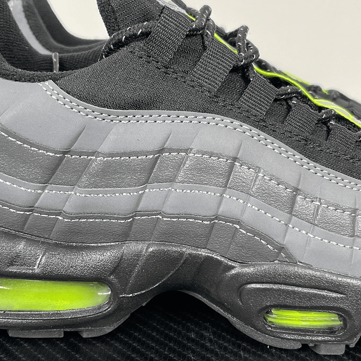 95 Neon Full BLack 4