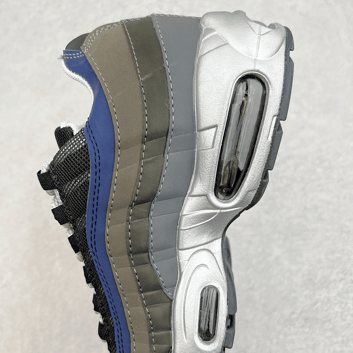 95 Black Metallic Silver 4