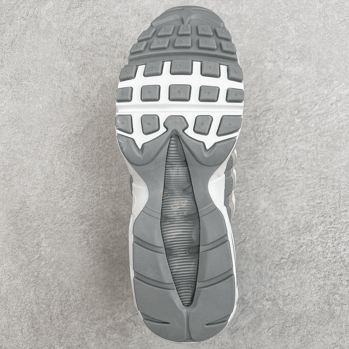 95 White Wolf Grey 9