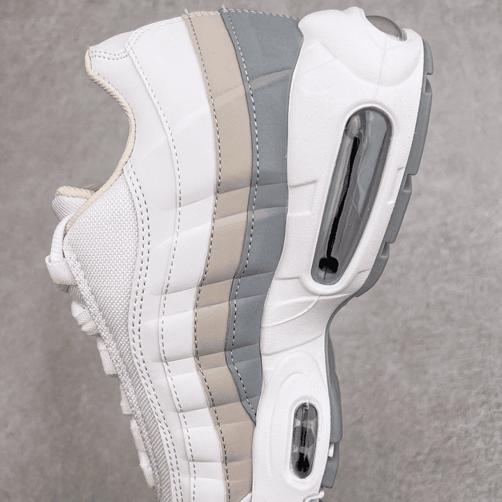 95 White Wolf Grey 5