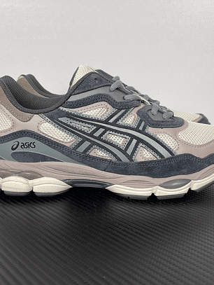 Gel Nyc Oatmeal/Obsidian Grey