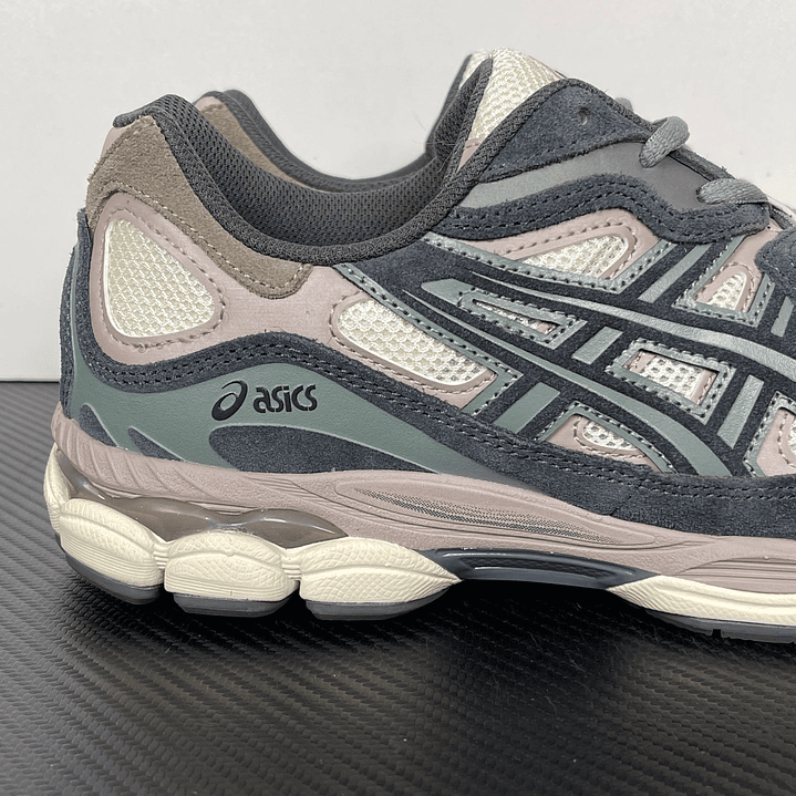 Gel Nyc Oatmeal/Obsidian Grey 8