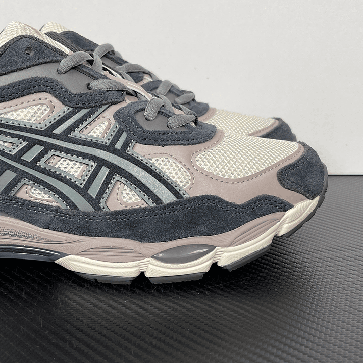 Gel Nyc Oatmeal/Obsidian Grey 9