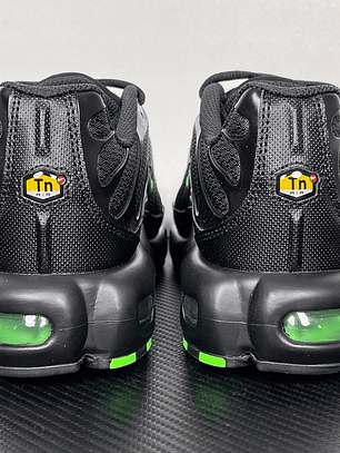 TN Black Green Strike