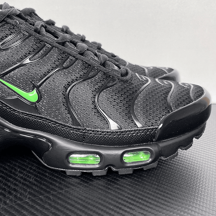 TN Black Green Strike 6