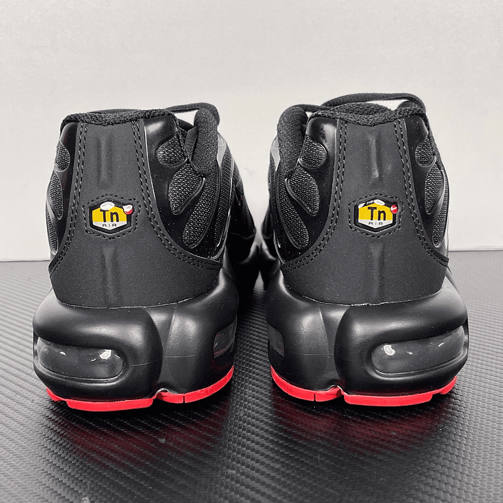 TN Black Red 7