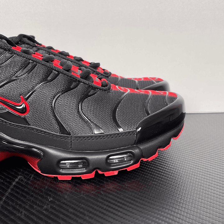 TN Black Red 8