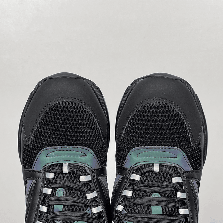 B22 Iridescent Shadow Runner 6