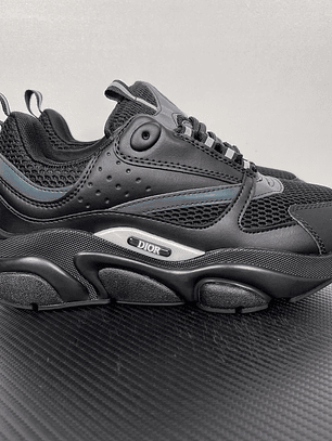 B22 Iridescent Shadow Runner