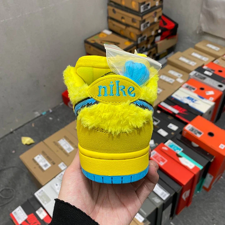 Dunk SB Grateful Dead Yellow Bear 3