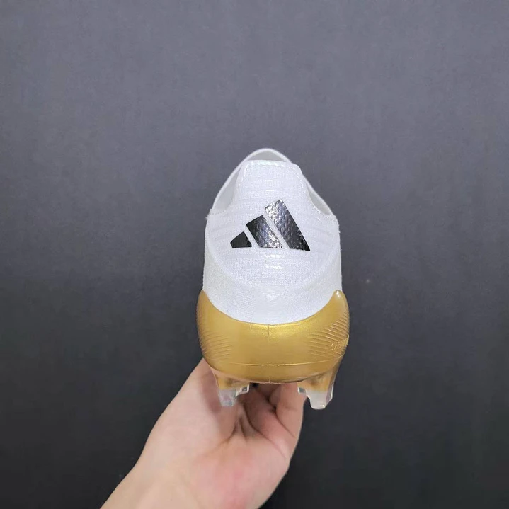 F50 Elite FG com cordões 5