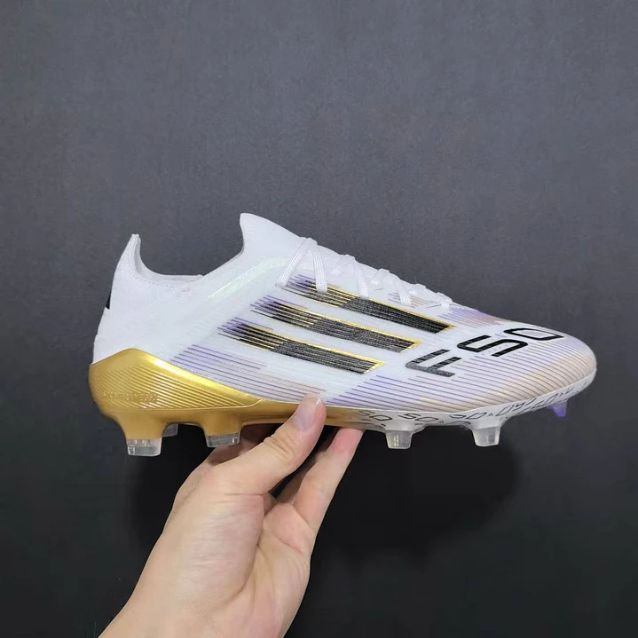 F50 Elite FG com cordões 1