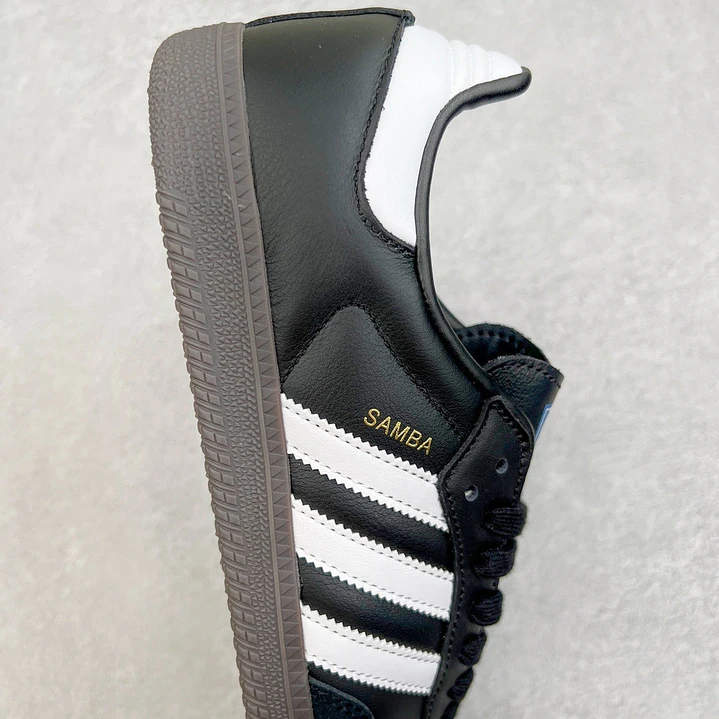 Samba Black 4