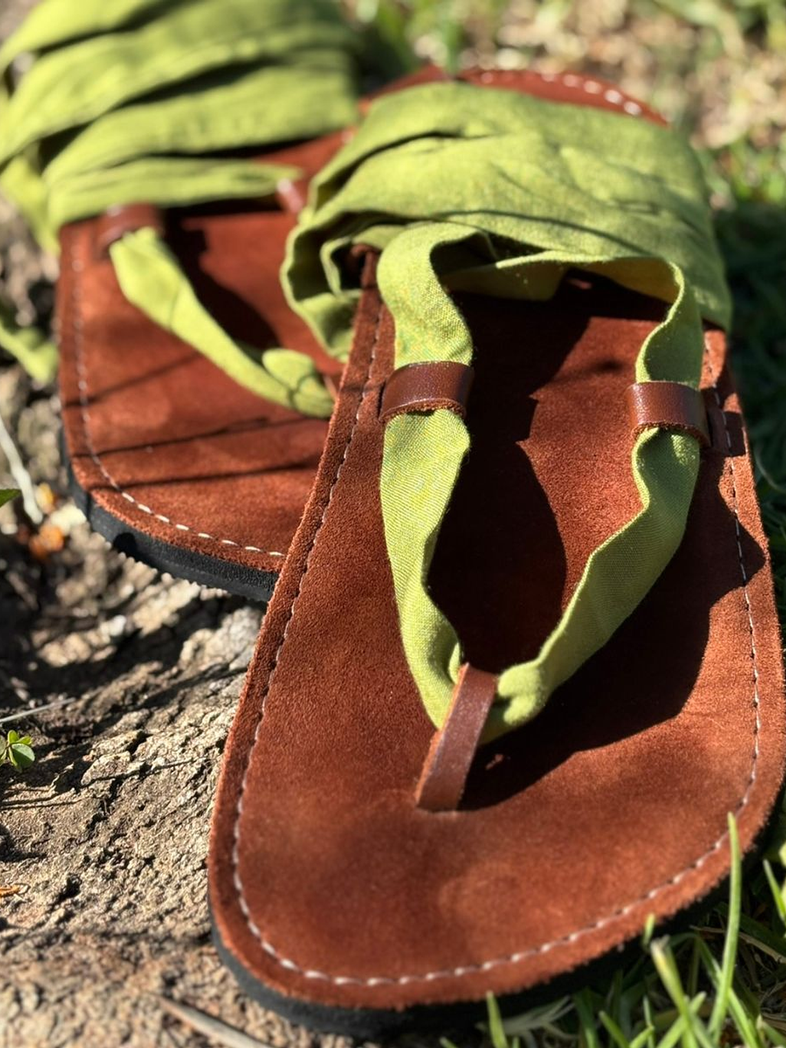 Sandalia Lumina - Café con cordón de género 3