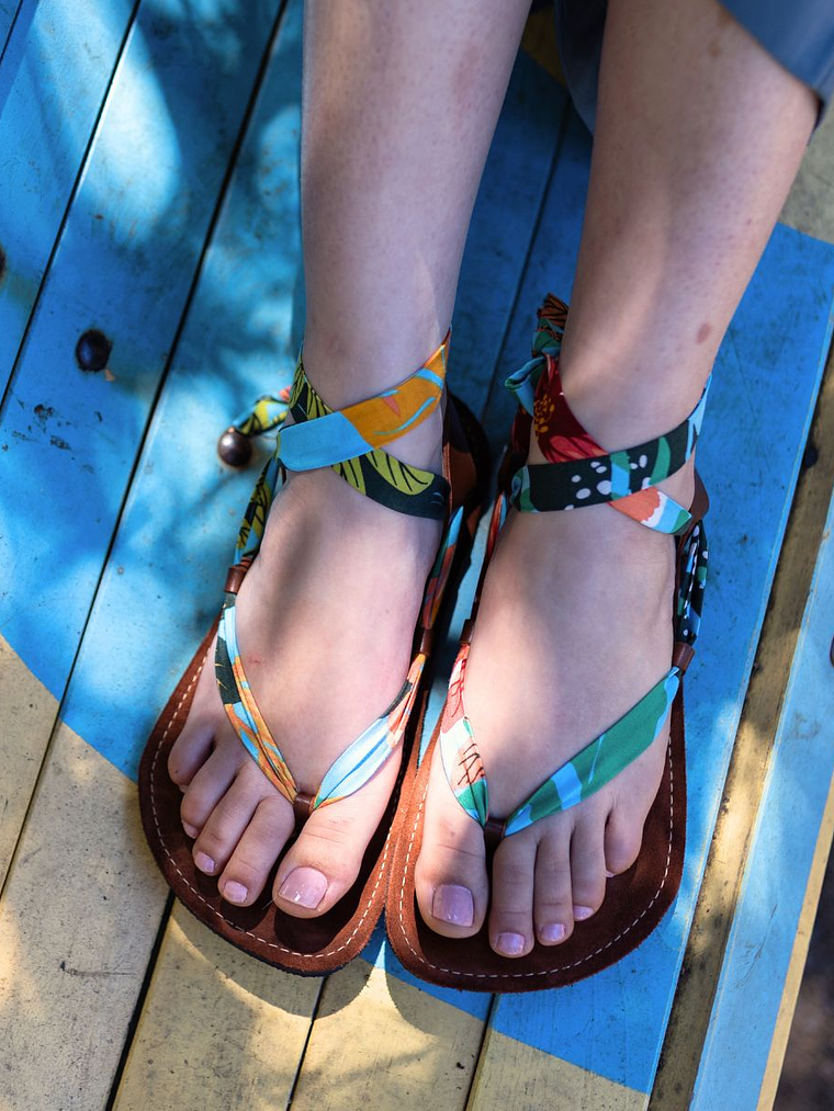 Sandalia Lumina - Café con cordón de género 5