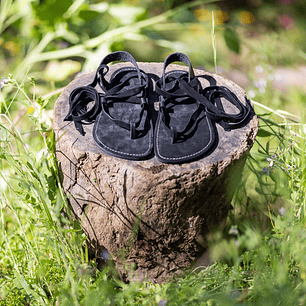 Sandalia Lumina - Negro con cordón de cuero