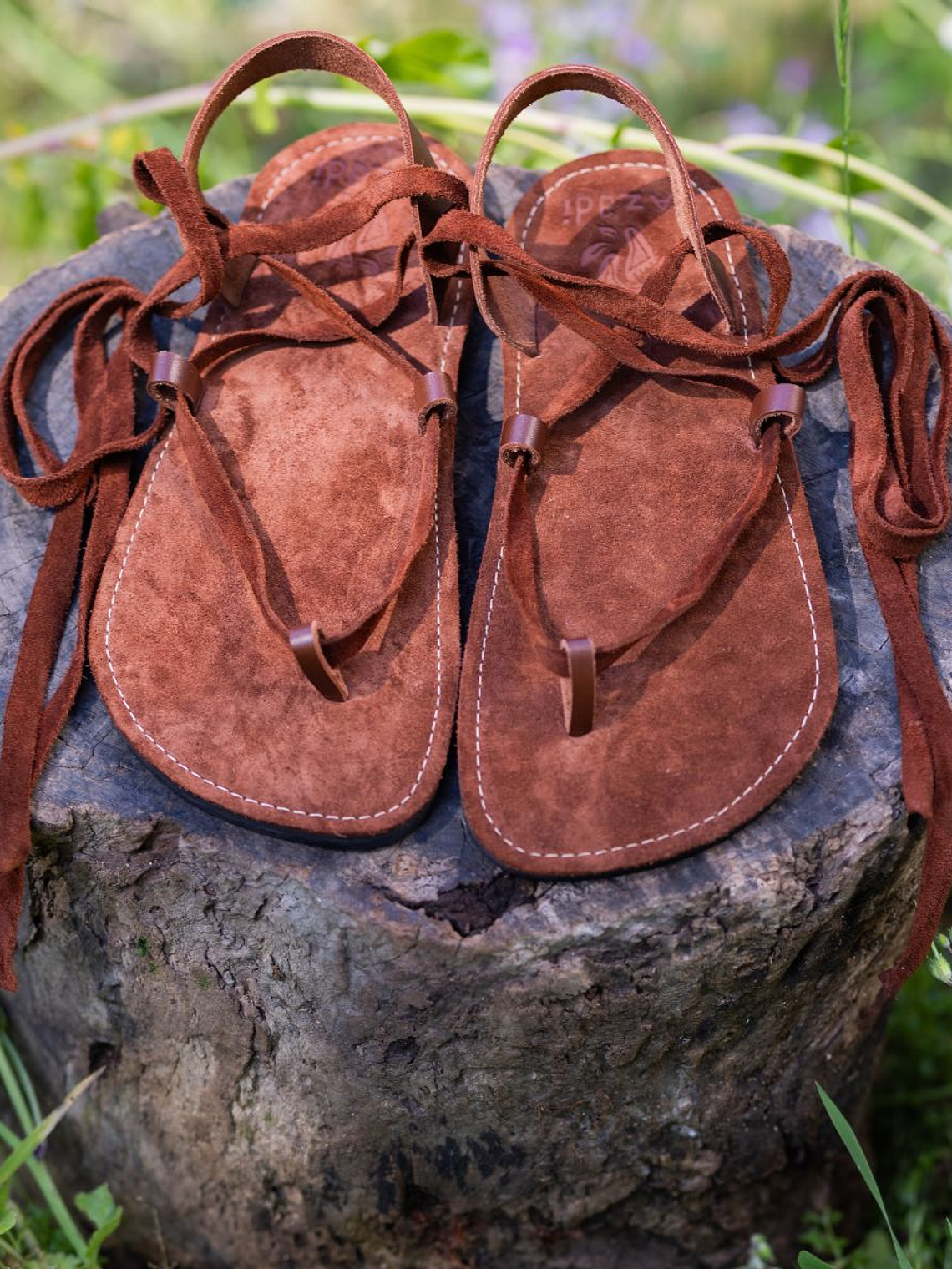 Sandalia Lumina - Café con cordón de cuero 2