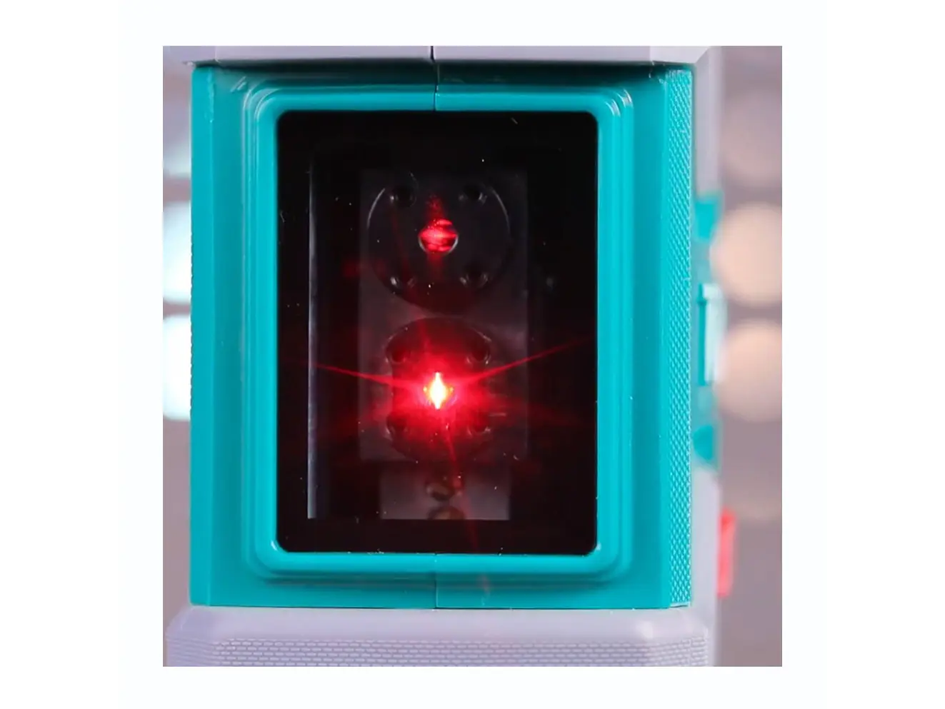 Nivel Láser de Líneas Cruzadas TOTAL TLL156506 Industrial Luz Roja + Imán - Foto 3 | aztools.co