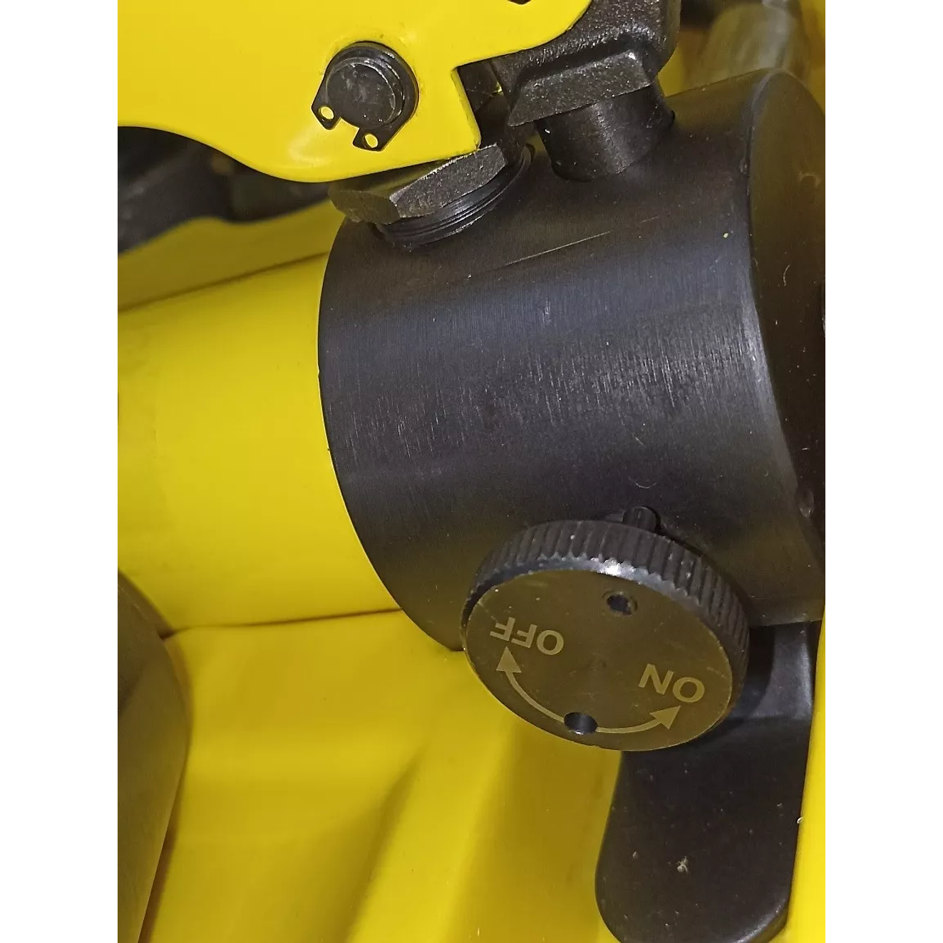 Sacabocados Hidráulico 10T Ferrawyy SBA10T, para metal hasta 3mm de espesor, con moldes redondos. 8