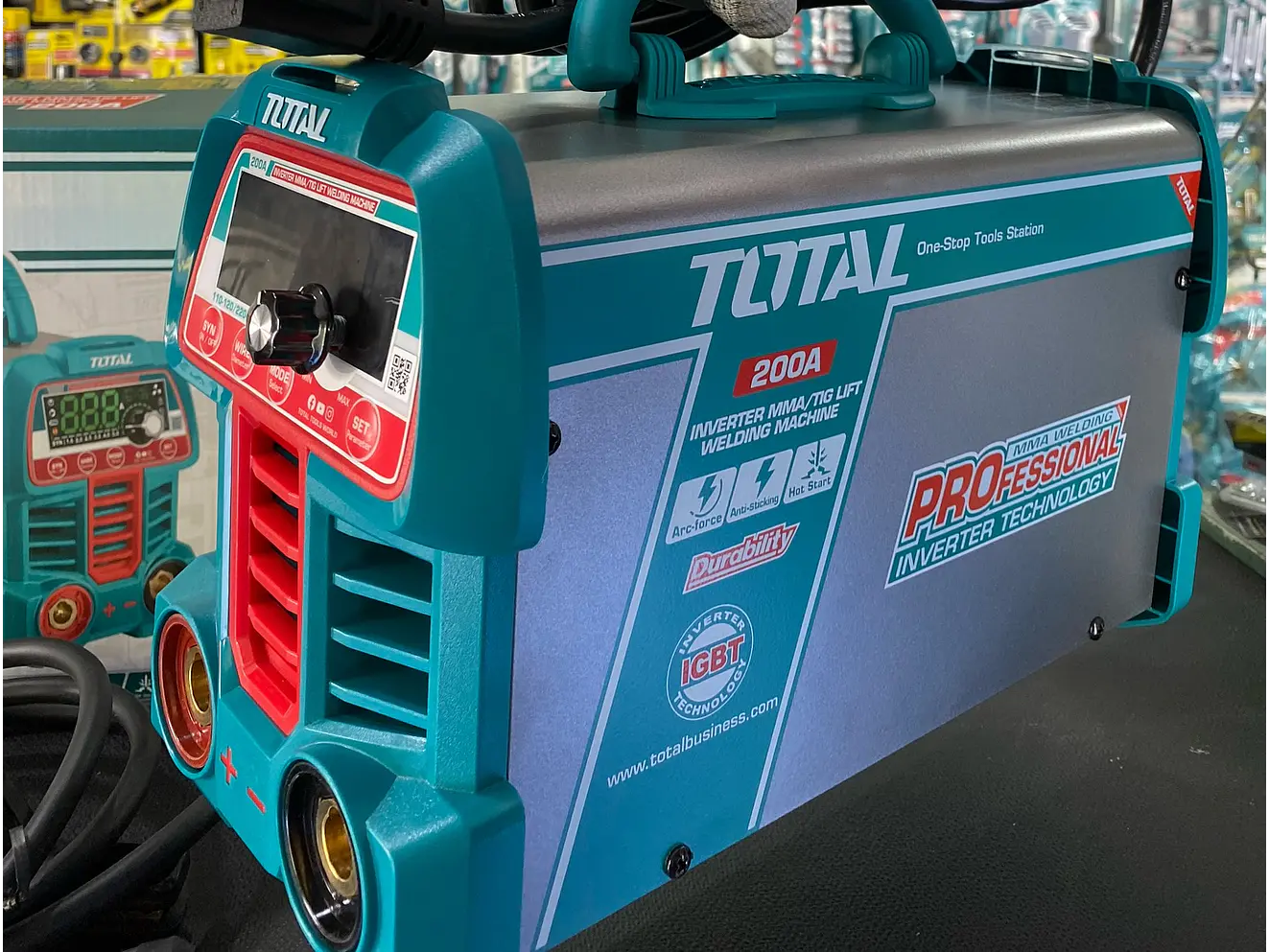 Soldador Inversor Digital 200A TOTAL UTW2200691 MMA - LIFT TIG (VRD) 110-120V - Foto 2 | aztools.co