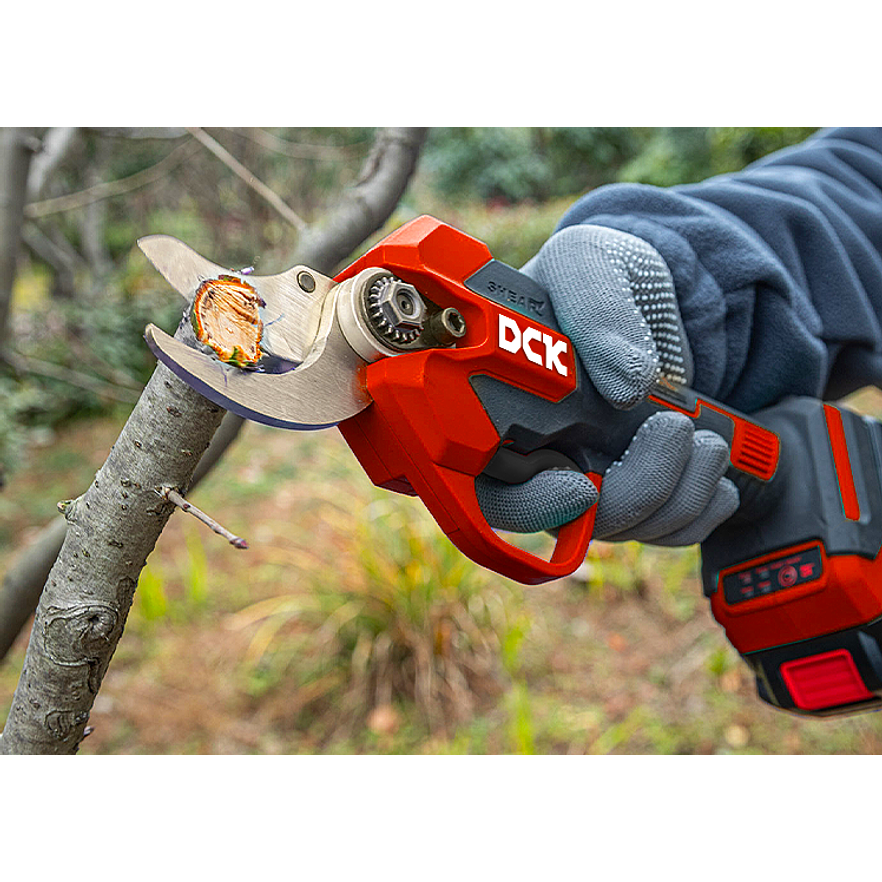 Tijera para Podar Ramas Inalámbrica DCK KDYD35S 20V 35mm Incluye Batería y Cargador 5