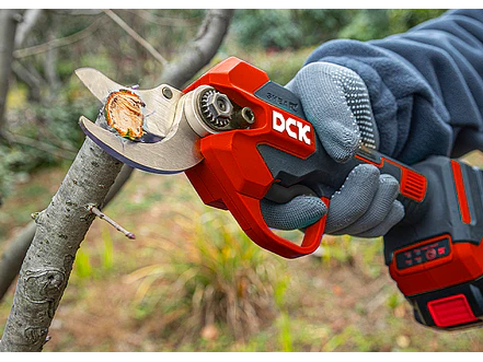 Tijera para Podar Ramas Inalámbrica DCK KDYD35S 20V 35mm Incluye Batería y Cargador - Foto 6 | aztools.co