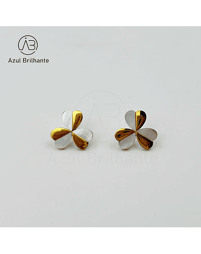 Brincos de 3 Pétalas