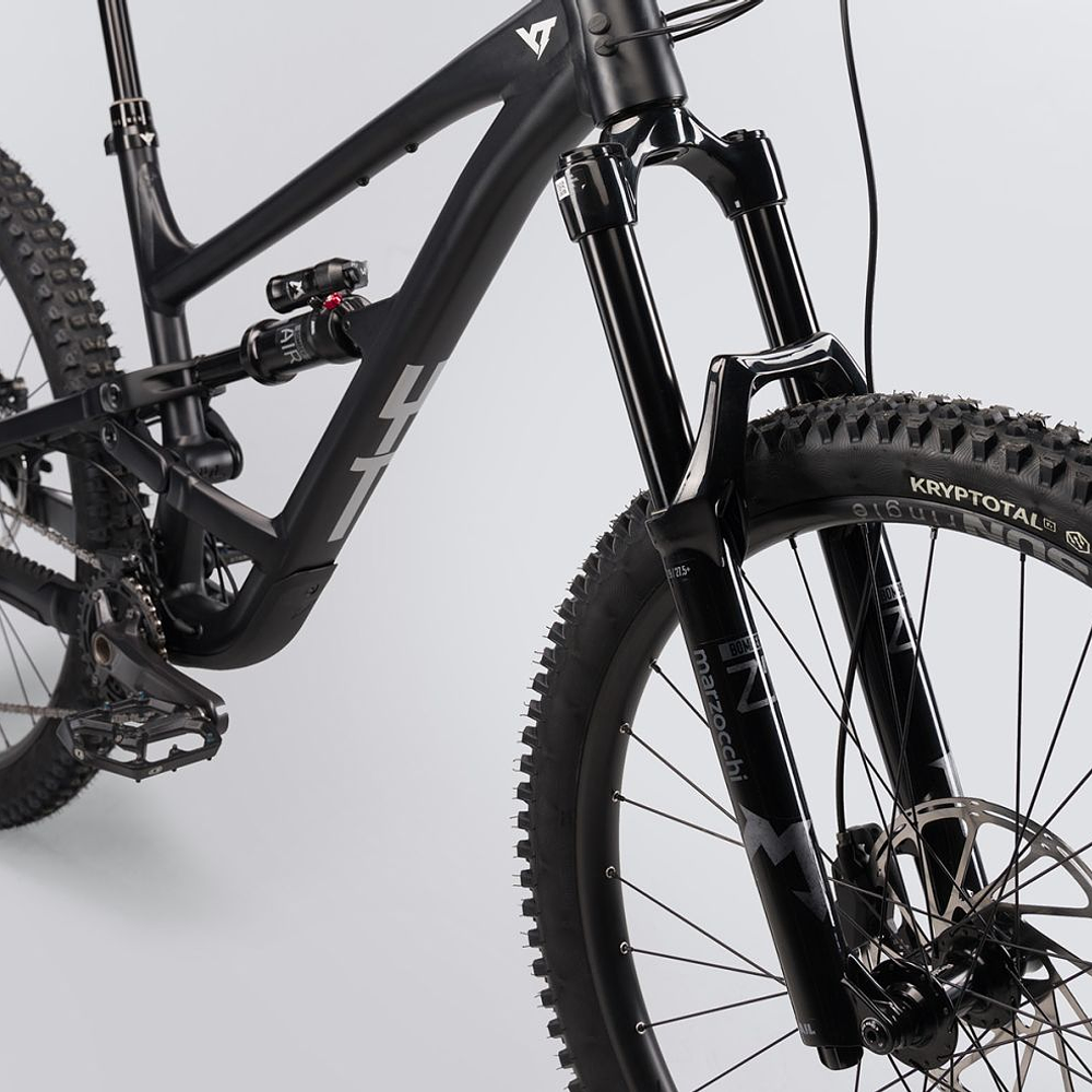 YT CAPRA CORE 1 MX Black 5