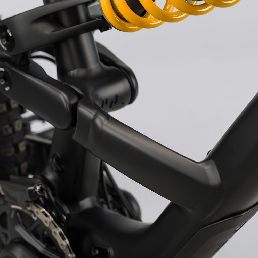 YT CAPRA CORE 3 MX AL Black 5